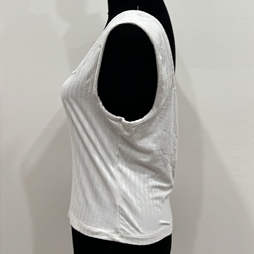 HELSA Rib Square Tank In White - Picture 7 of 10